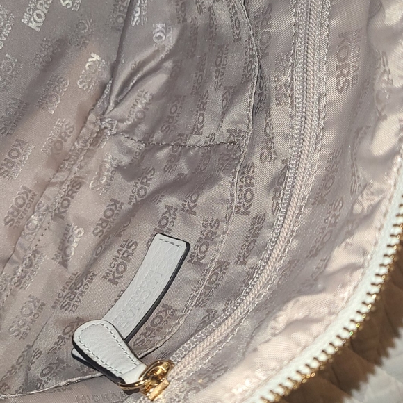 Purse - Picture 7 of 9